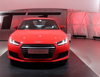 Mit Mega-Iglo – Neuer Audi holt die Berge in die City!