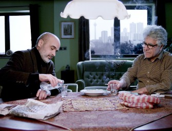 Nach wahrer Begebenheit: Schwarzer Abspann bei Iran-Drama „Manuscripts Don’t Burn“!