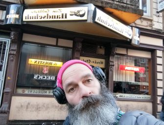 Nachvisite: GOLDENER HANDSCHUH – ein Astra in der Honka-Stube