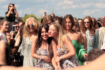 Last MBFWB – LANA MUELLER und Roizen zeigen leichte Kleider