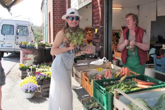 Picknicktauglich – frischer Salat vom Bauernhof
