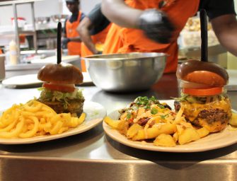 1 Jahr Hooters – Rückblick mit Stars und Sternchen