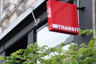 TRANSIT stellt in der Schanze die Tische raus