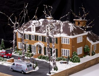 DISNEY: Lebkuchenhaus zu 36 Jahre „Kevin – Allein zu Haus“ nachempfunden
