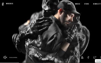 WOODKID-Weltpremiere bei „ZDF Magazin Royal“ mit Böhmermann