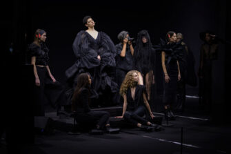 Esther Perbandt mit ASTRO NOIR LAB Präsentation zur Berlin Fashion Week