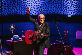 Elvis Costello 2023 in Hamburg: Viele verließen die Elbphilharmonie nach einer halben Stunde