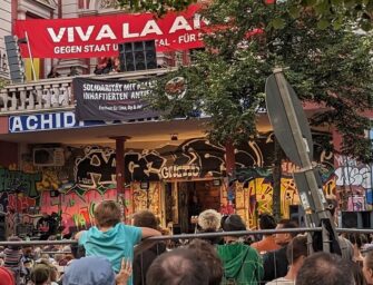 Danger Dan Live: Tausende verstopften die Schanze, für ein „schönes Leben“