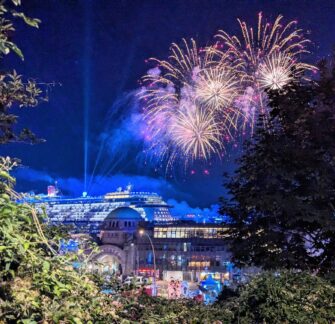 Das war Cruise Days Hamburg 2023: Neun Kreuzfahrtschiffe – riesen Feuerwerk