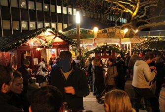 Weihnachtsmarkt Osterstraße: Treffen an der „Muckelbude“ erhöht Flirtfaktor