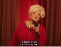 Weihnachtshits: Brenda Lee mit Christmassong und Mariah Carey Kitsch Video