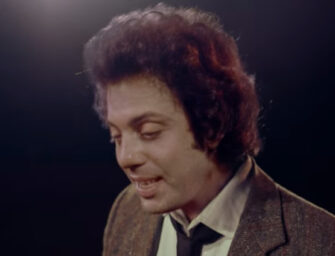 Billy Joel: Neues Video zu „Turn The Lights Back On“ erschienen
