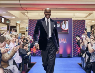 Bruce Darnell: Shoppen – Tausende kamen ins Alstertal-Einkaufszentrum