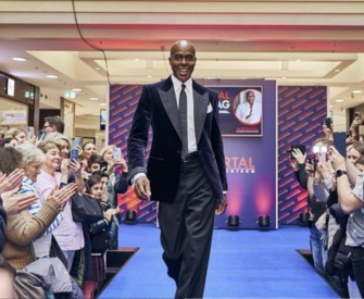 Bruce Darnell: Shoppen – Tausende kamen ins Alstertal-Einkaufszentrum