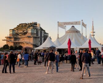 Cirque Bouffon: In neuer Show „PARAISO“ zeigen die Roma ihre eigene Lebensart