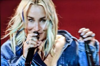 Sarah Connor: Dieser Jeans-Look stellte fast die Wal-Wette in den Schatten