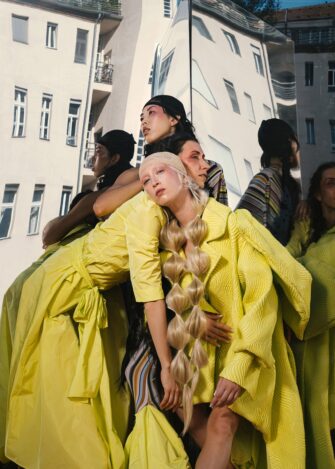 Anja Gockel: Walking on Sunshine Berlin mit Sommerkollektion 2026