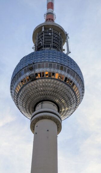 „SPHERE“: Die zweite Chance zum Schnitzel-Menü by Tim Raue nach „Supergau“-Opening
