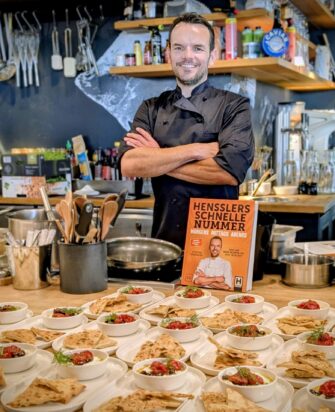 Steffen Henssler signiert: Neues Kochbuch wegen Schneller Nummer