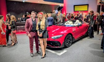AMG Brand Center Hamburg: Promis tanzen um neuen Mercedes SL Coupé