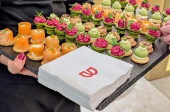 GALA Shopping Night: Breuninger im Westfield XMas-Center in Rot