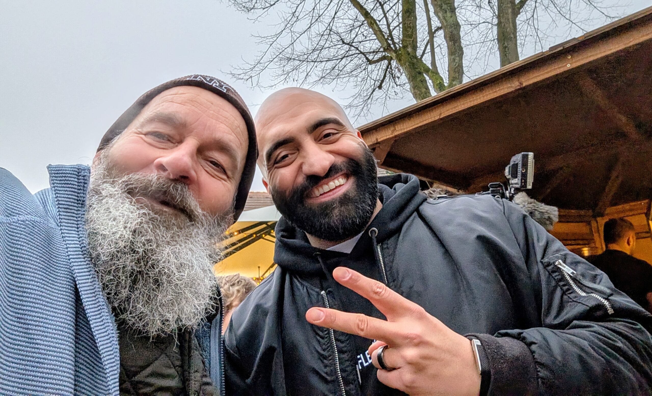Pflege-Popstar Rashid Hamid gab Christmas-Treffen im Landhaus