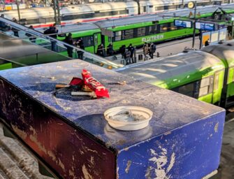 Über die Feiertage Deutsche Bahn gefahren: Ausfälle, keine Klos im Bus