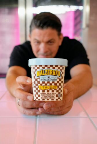 Warum das Eis essen von Tim Mälzer im Winter Sinn macht und wie wir das lieben