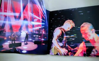 „Depeche Mode: M“ – Nach Tour – Feature-Film und Konzert auf Doppel-DVD