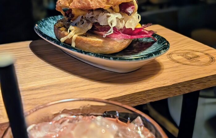 Pincho Nation Bremen ausgecheckt: Tapas, Zirkus-Ambiente und Unterhaltung